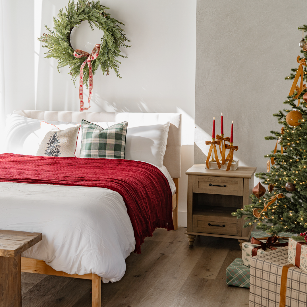 Red Winterberry Throw Blanket #color_winterberry