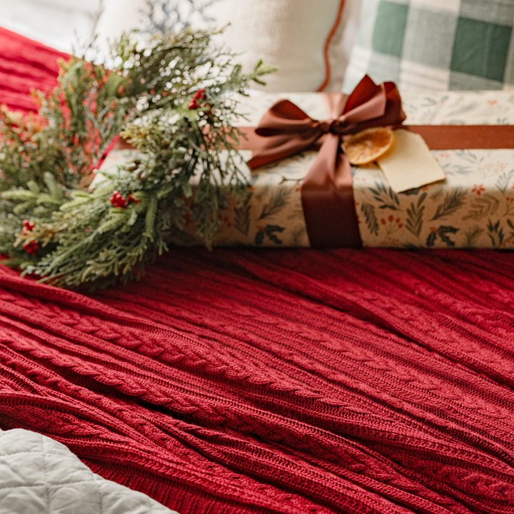 Red Winterberry Throw Blanket #color_winterberry